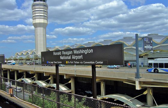 Virginia Airports Complete Information Maps And Travel Information   Ronaldreagan Nationalairport 560x360 