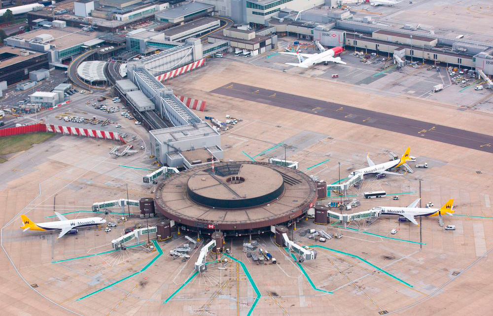 A Guide To Gatwick Airport My Favourite London Airport XHYY