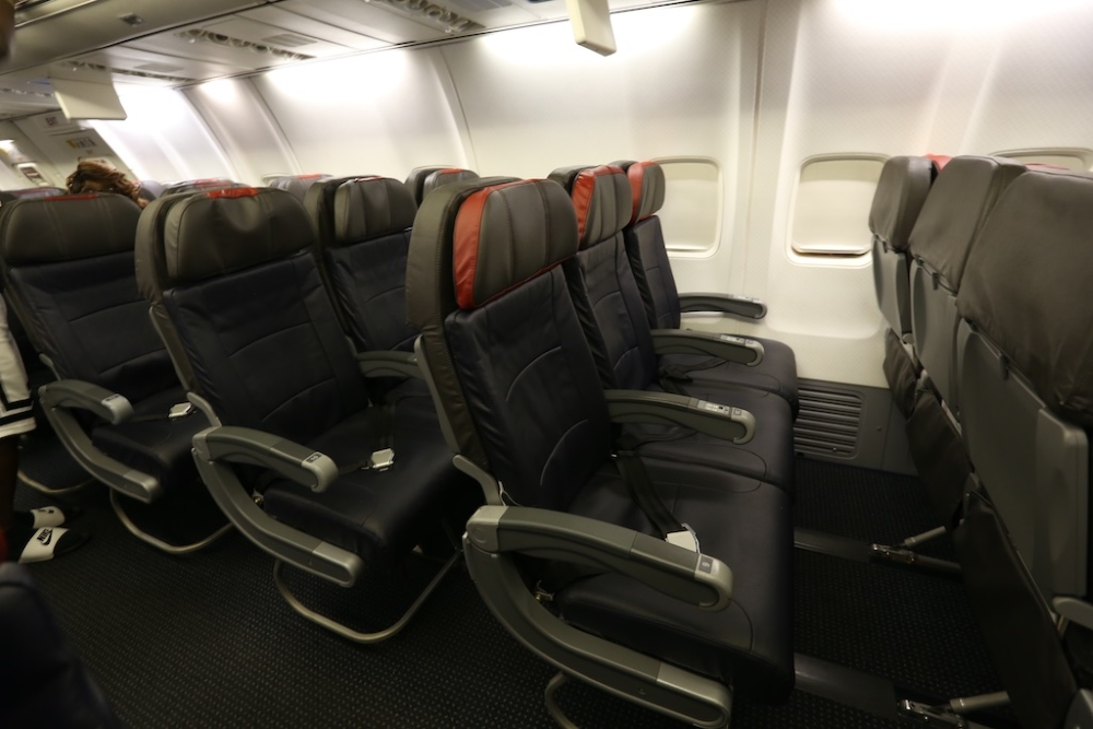 Take a look at the new interior on American Airlines' refreshed 757s