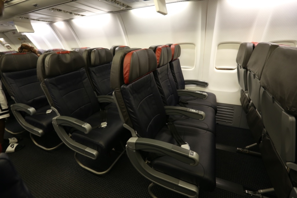 boeing-737-800-american-airlines-seat-map-airportix