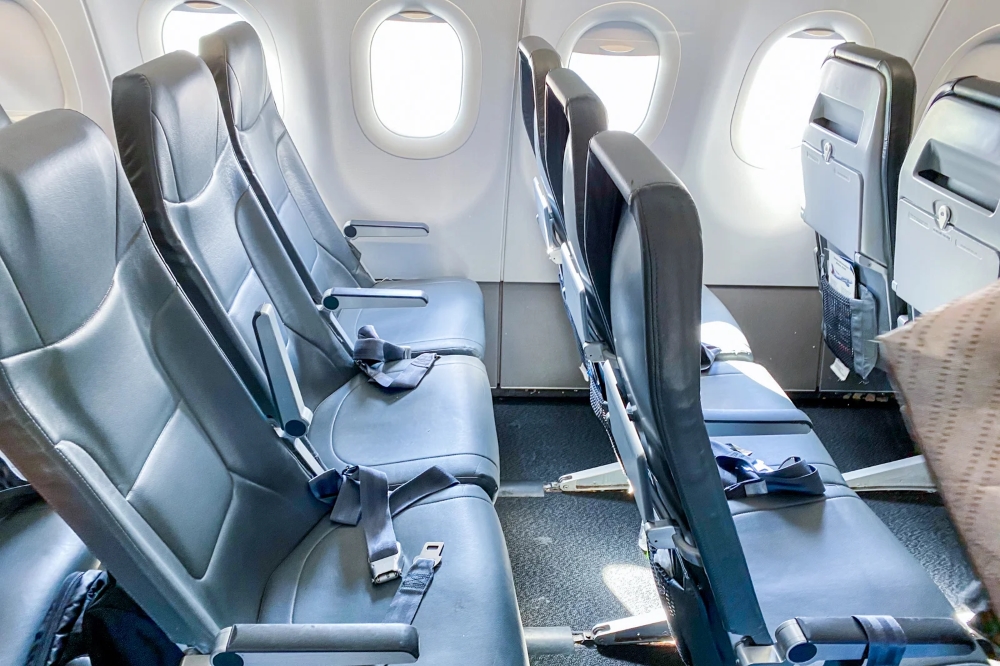 does frontier airlines have seat assignments