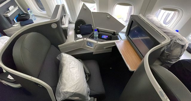 Boeing 777-200ER American Airlines Seat Map - Airportix