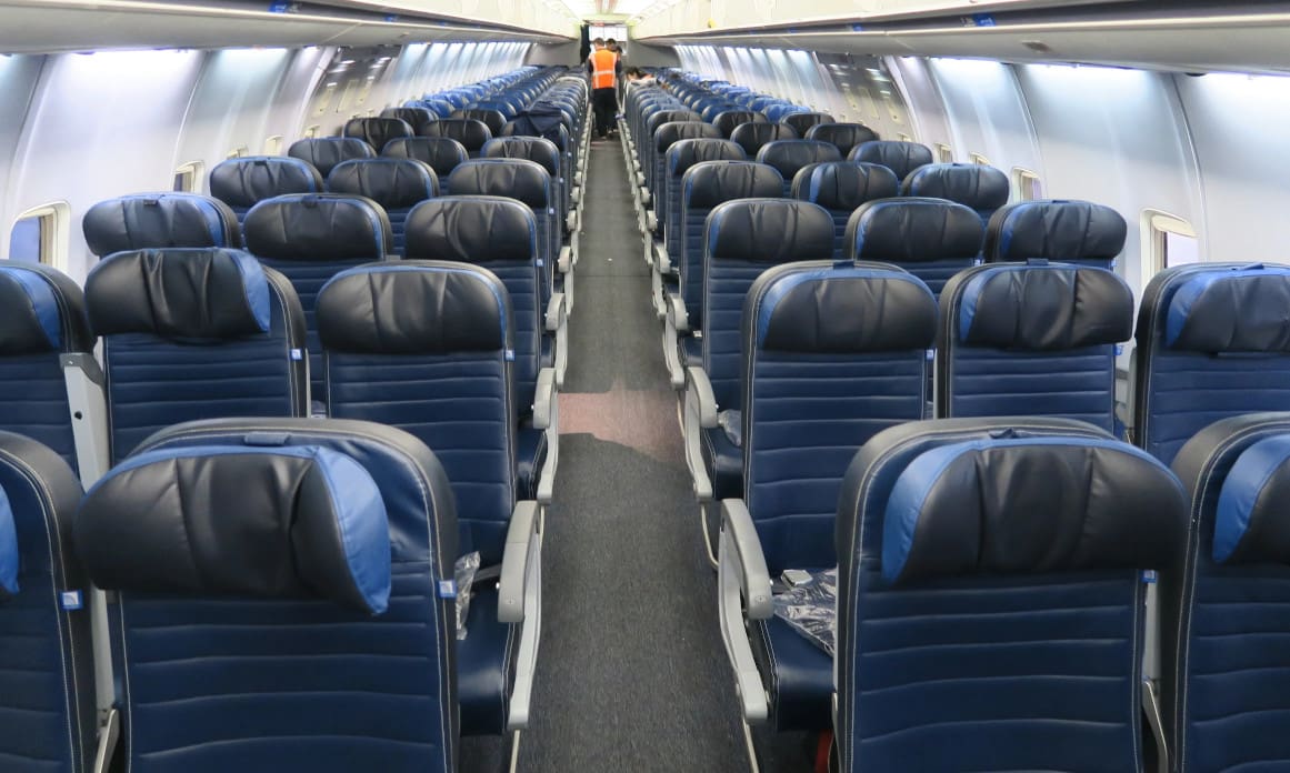 United 757 200 Economy Class 