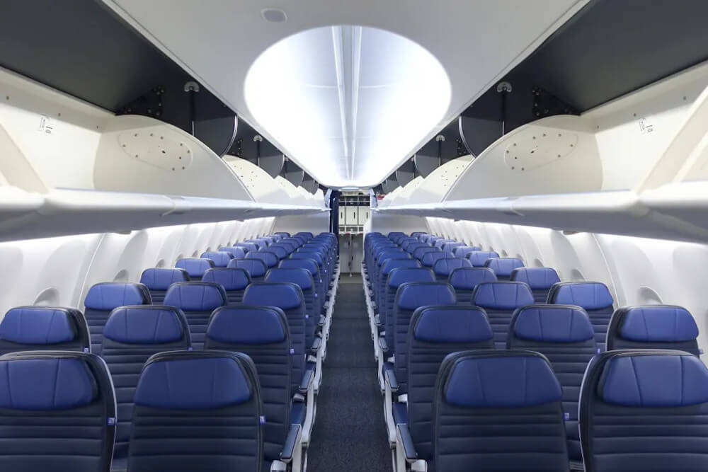 United 737 MAX 9 Economy