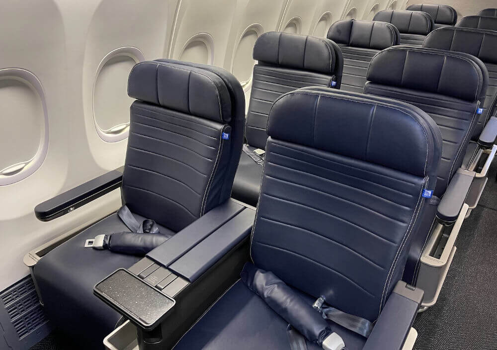United 737 MAX 9 First Class