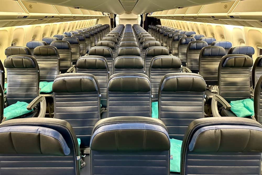 United Boeing 767-400 Economy Class